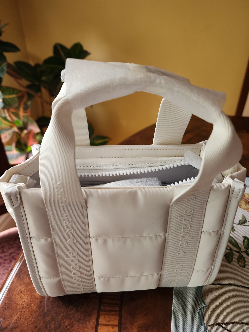 🖤 Kate Spade New York Quilted Mini Tote – NWT 🤍 - Picture 6 of 8